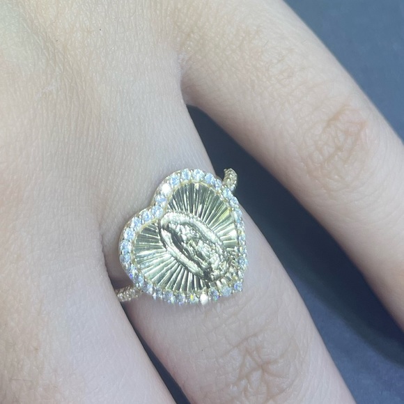 14kt gold ring with zirconia, virgen de Guadalupe!! Heart shape!! so cute - Picture 5 of 5